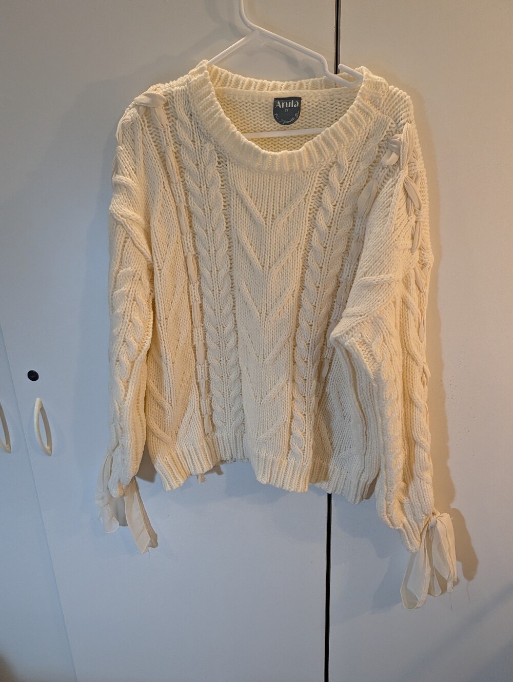 ARULA Woman's 1X Cream Cable Knit Crewneck Sweater with Sleeve Ribbon Ties